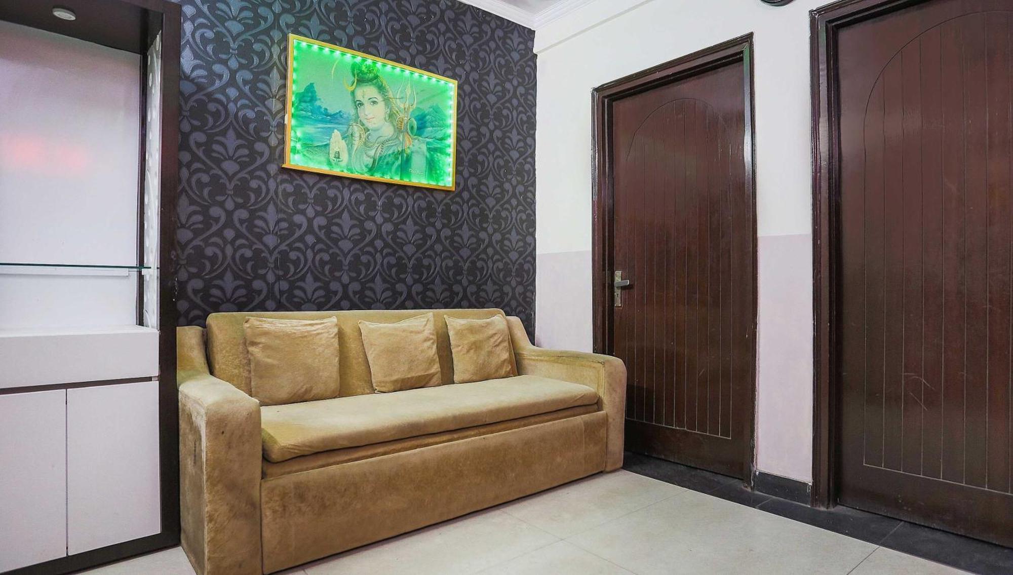 Hotel O Royal Galaxy New Delhi Exterior photo
