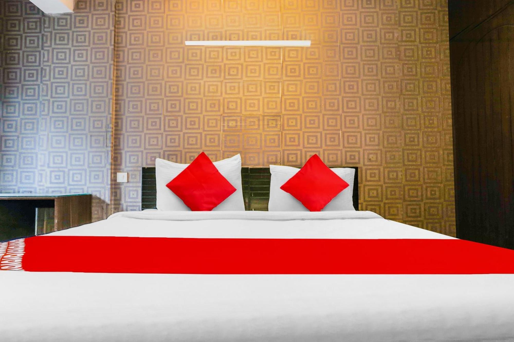 Hotel O Royal Galaxy New Delhi Exterior photo