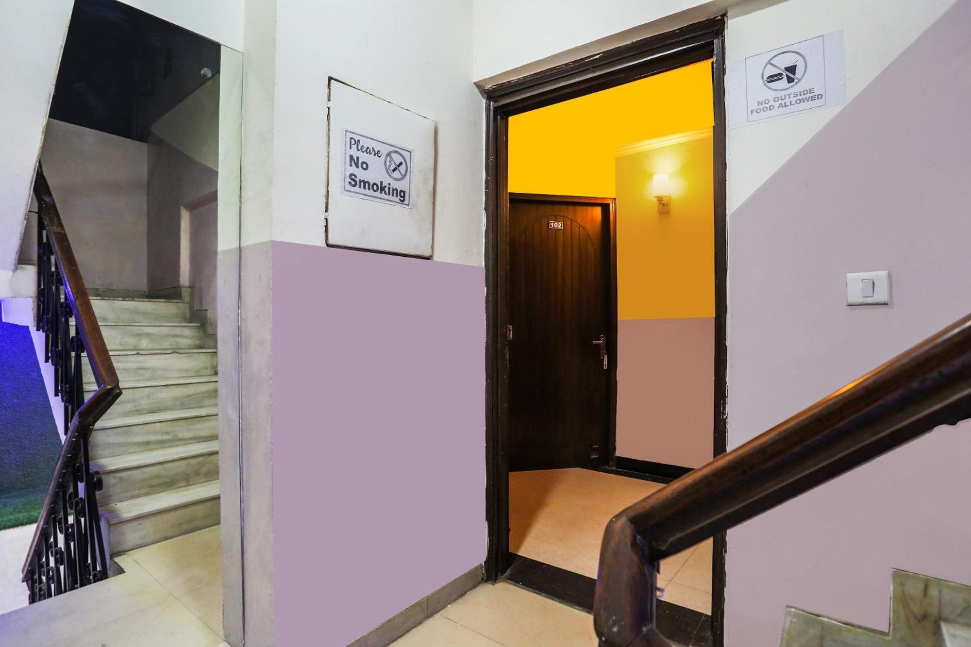 Hotel O Royal Galaxy New Delhi Exterior photo