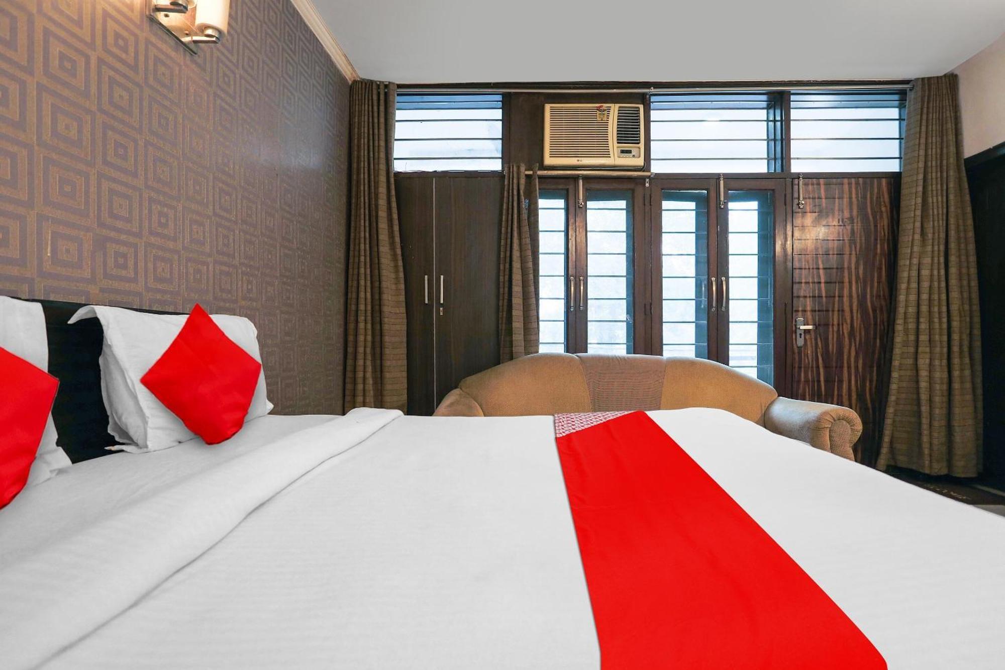 Hotel O Royal Galaxy New Delhi Exterior photo