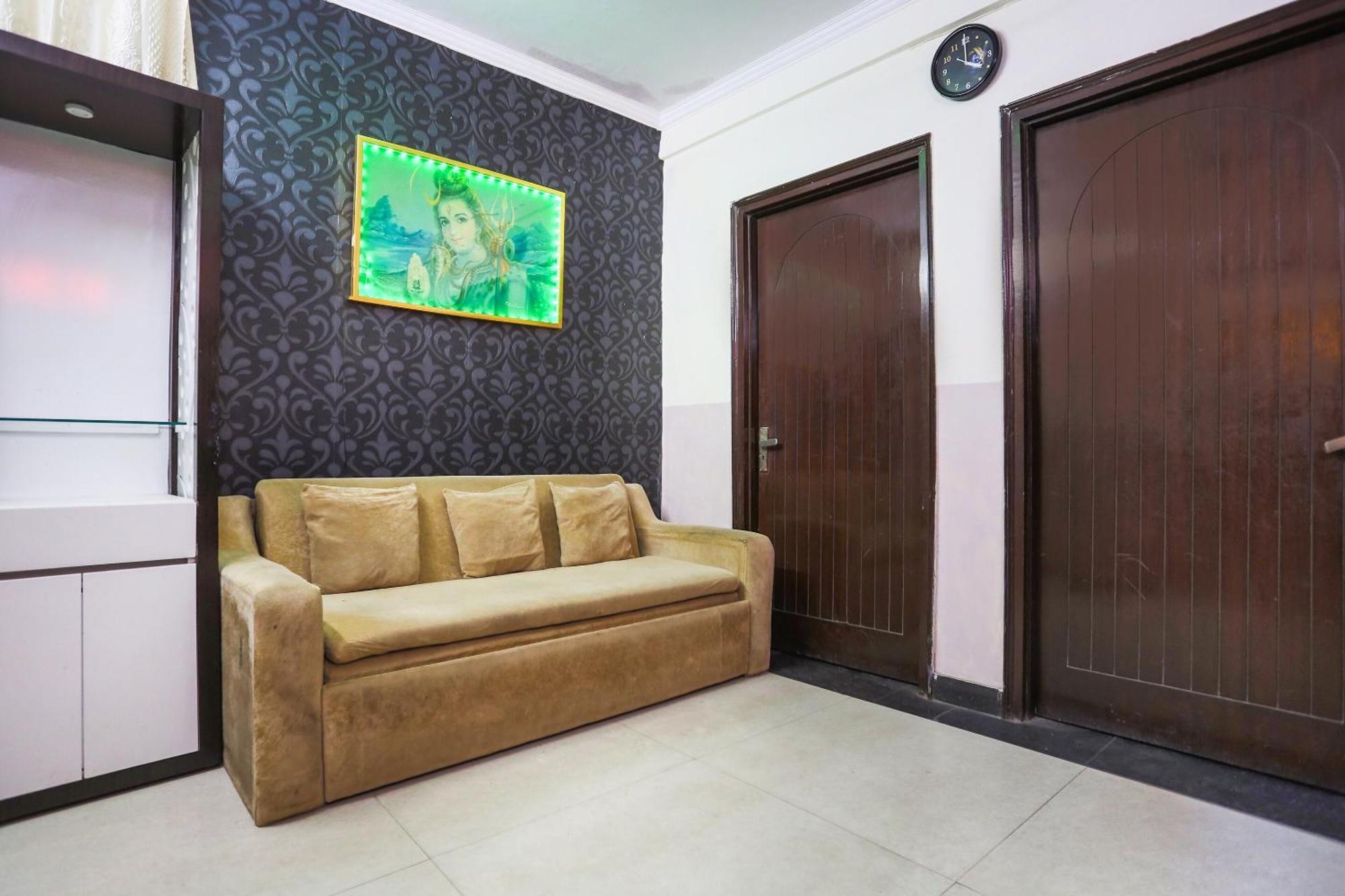 Hotel O Royal Galaxy New Delhi Exterior photo