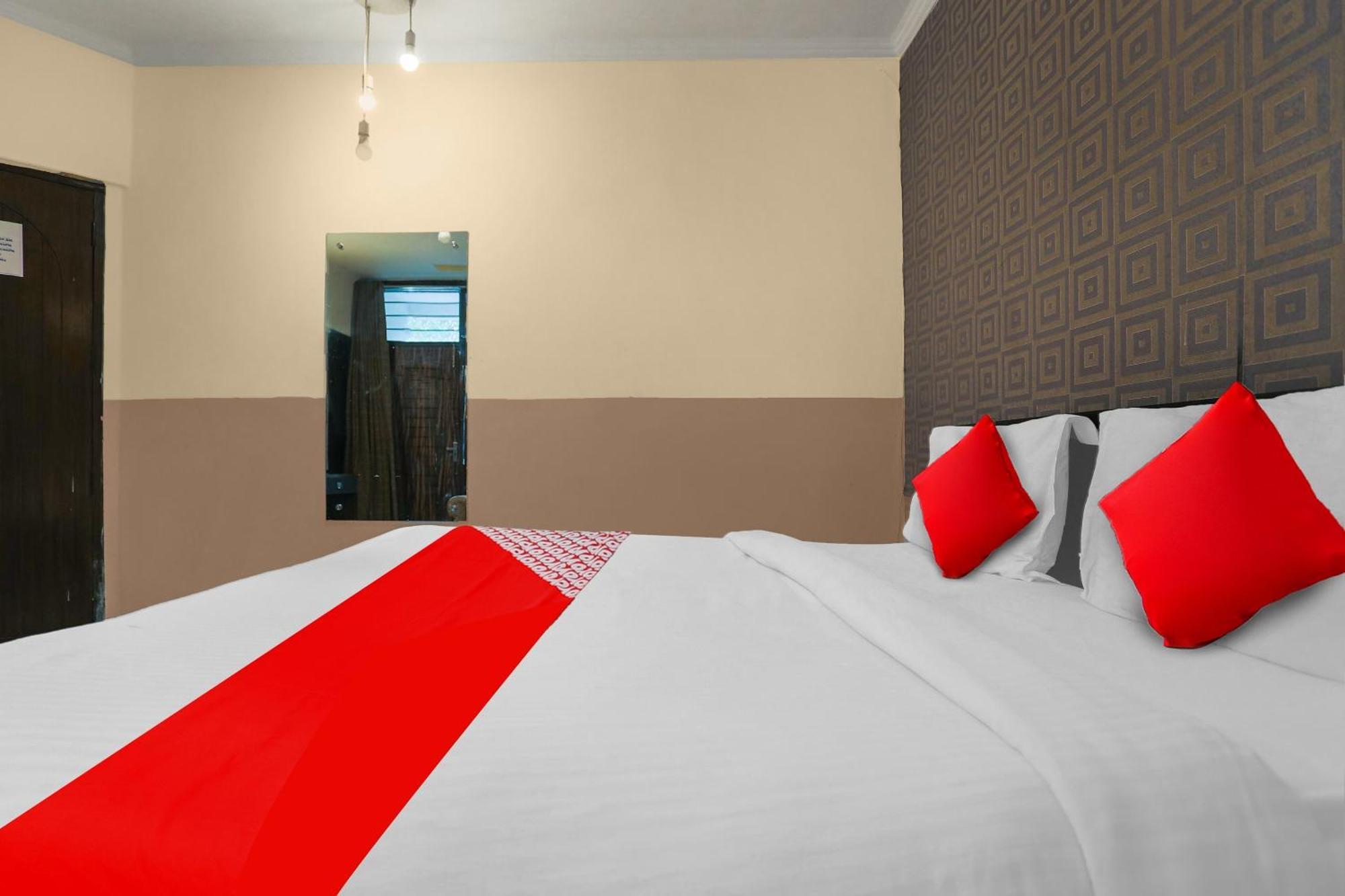 Hotel O Royal Galaxy New Delhi Exterior photo
