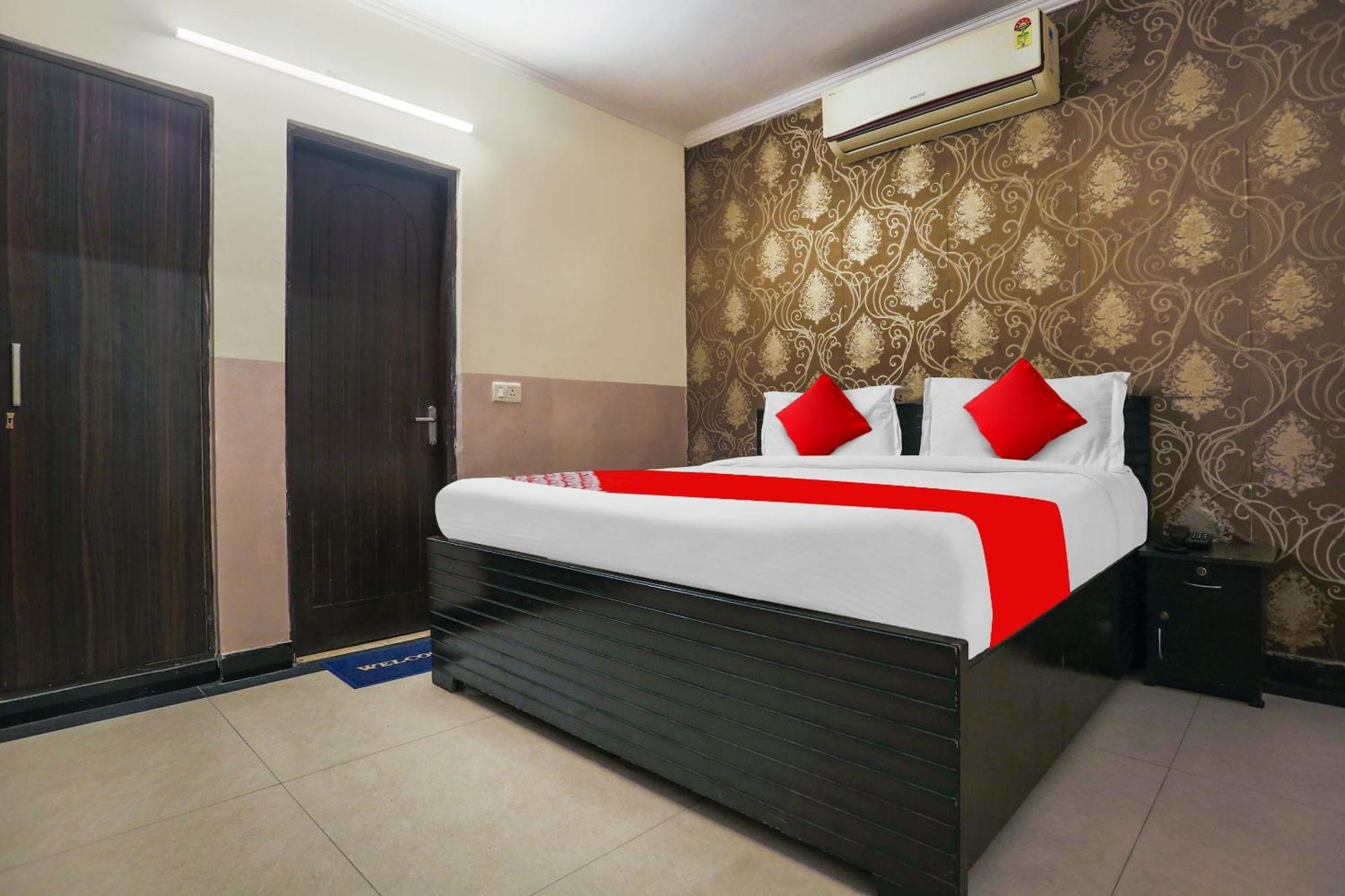 Hotel O Royal Galaxy New Delhi Exterior photo