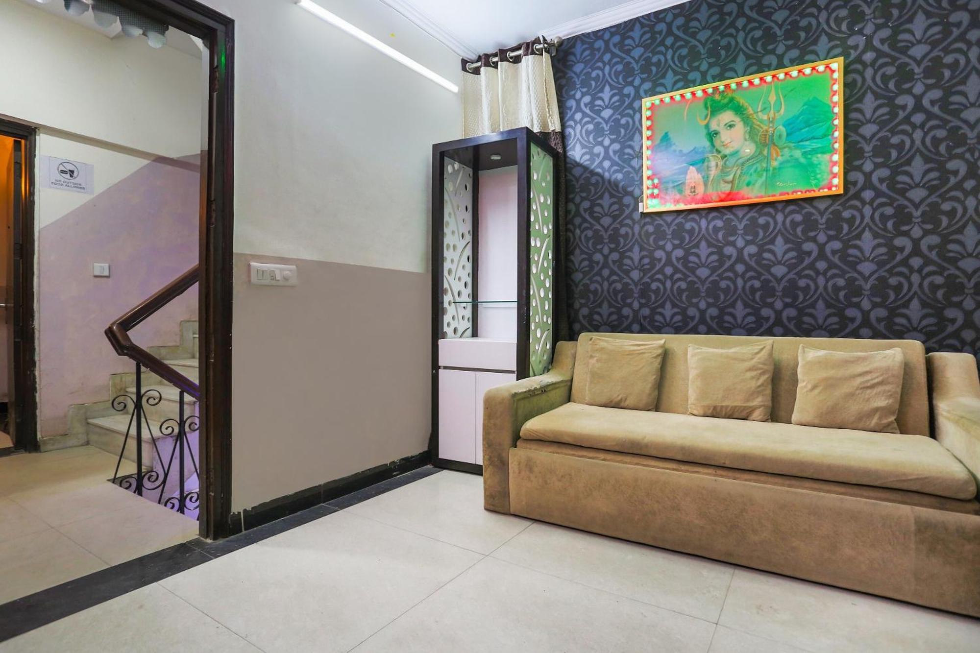 Hotel O Royal Galaxy New Delhi Exterior photo